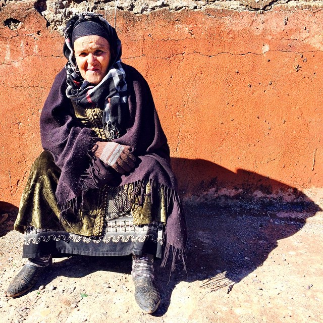 #Amazigh woman in the High Atlas. Taking a break after a busy morning at the 'Thursday market' in Ouirgane. #Berber #culture #Morocco #travel