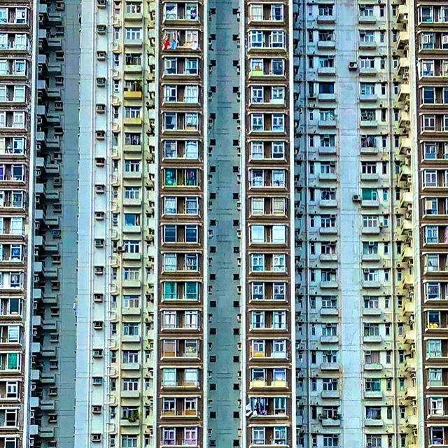 So many apartments....#hongkonger #hkigers #flatlife #architectureporn